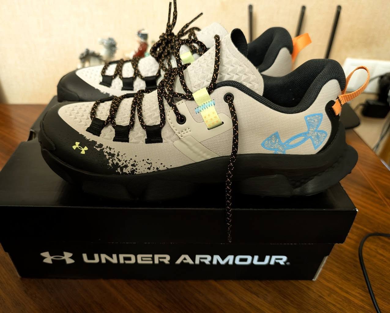 Under Armour orijinal Gore Tex. Beden-41.5/42. Son fiyat-320₾.