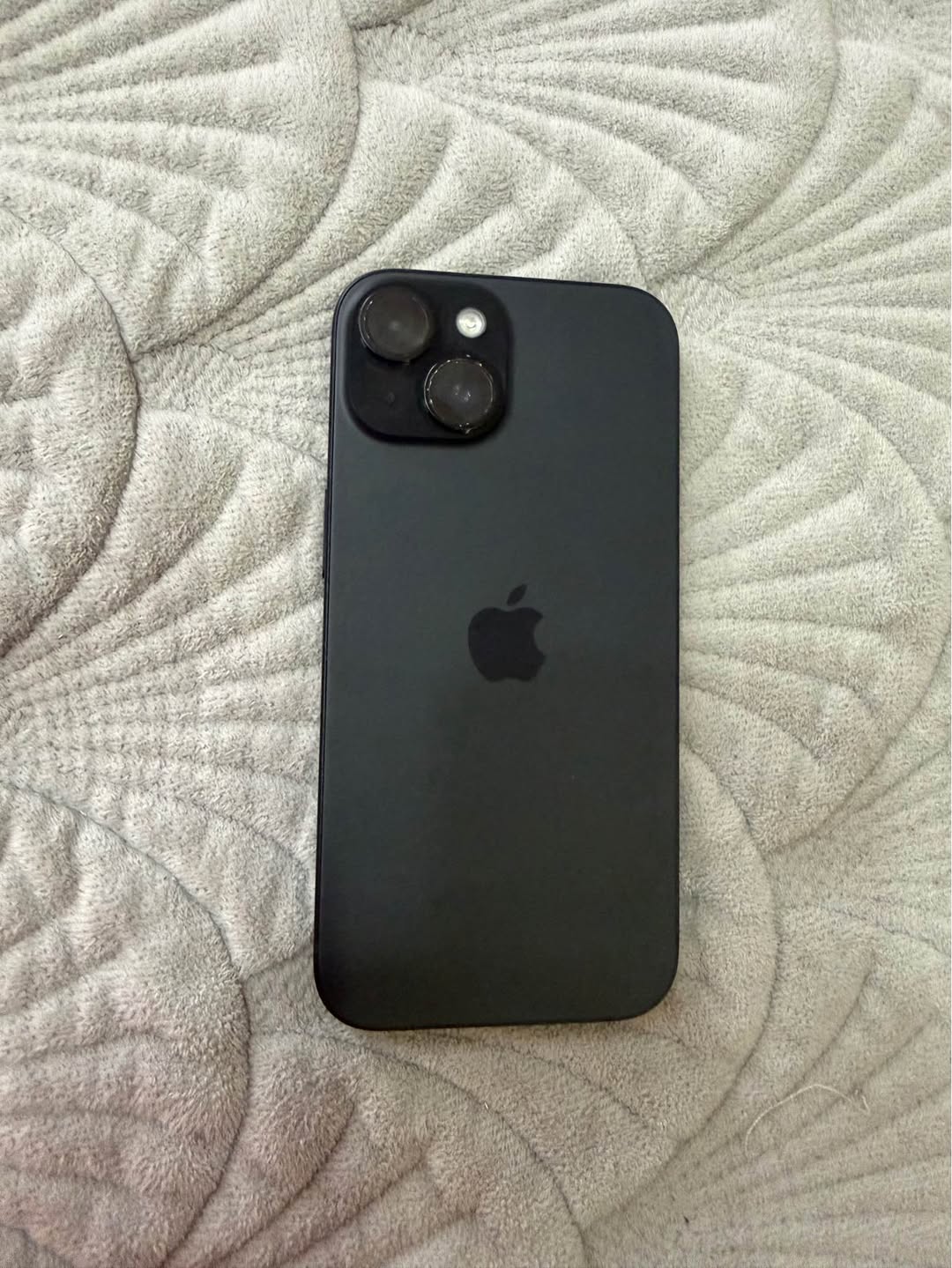 iPhone 15 128GB, black