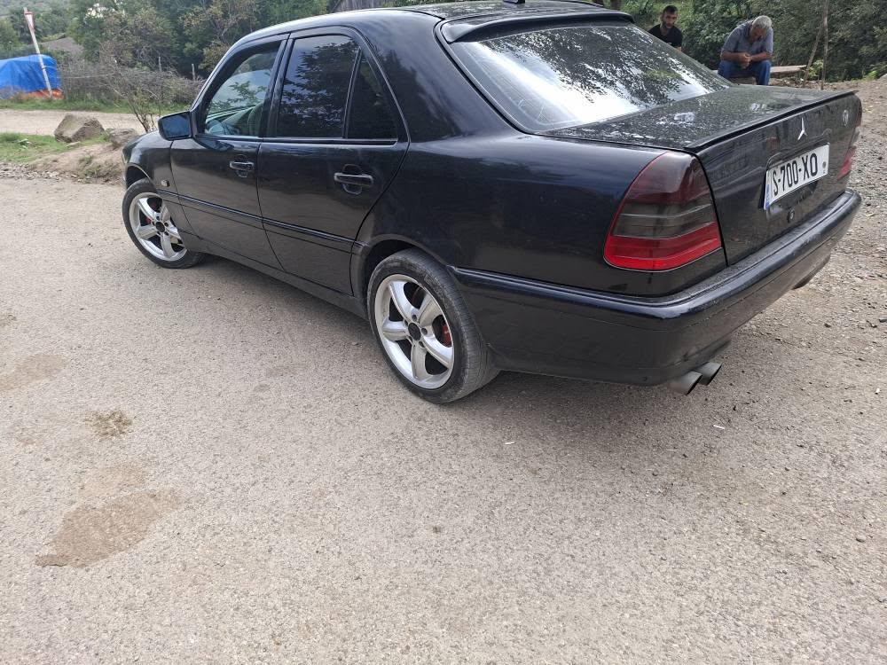 Avtomobil 1999