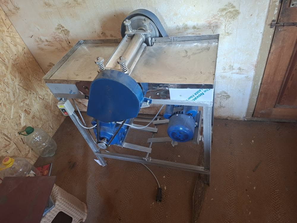 Hinkley hamur presi - 2 silindirli yassılatıcı — 1,600₾
