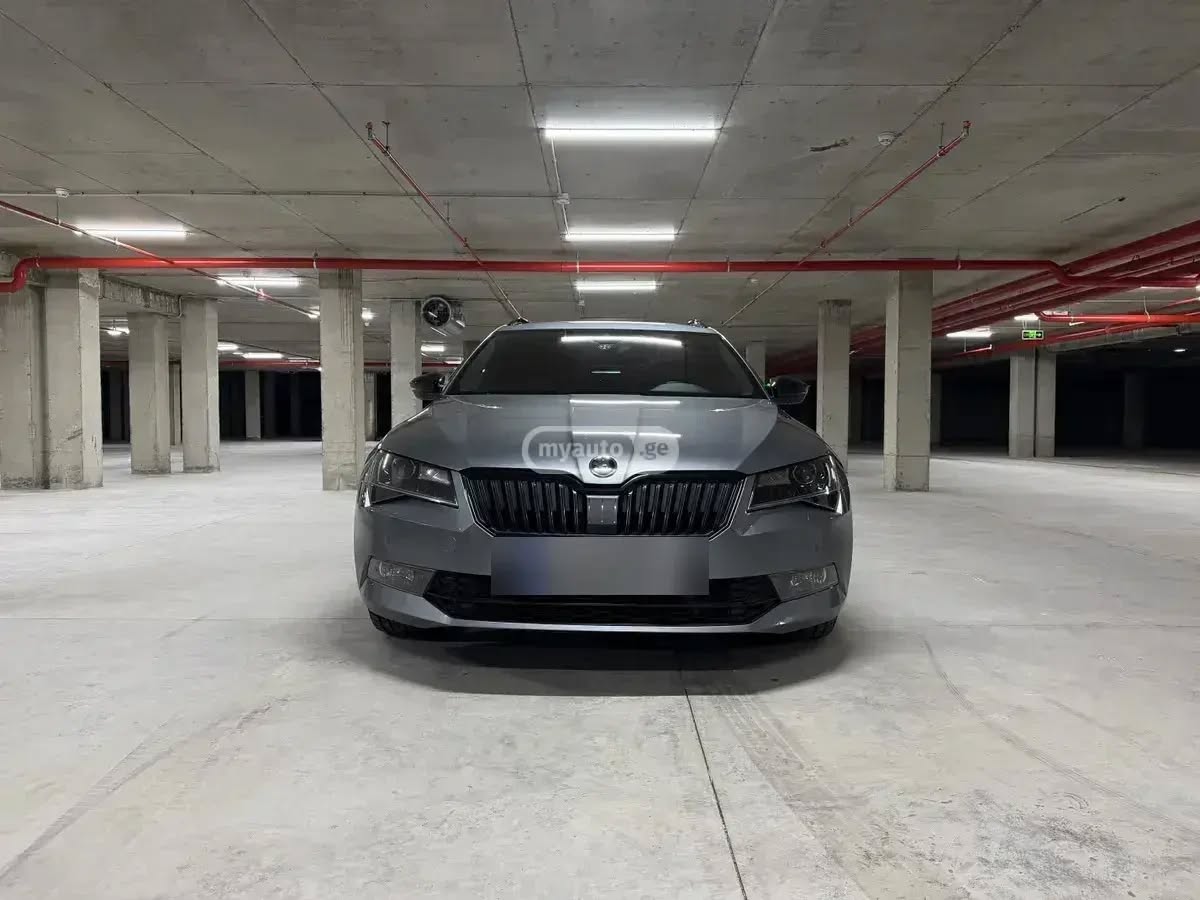Skoda Superb 2017 — 16,500$