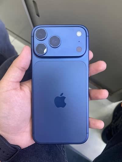 iPhone 17 Pro Max American for 4 months — 3,000₾