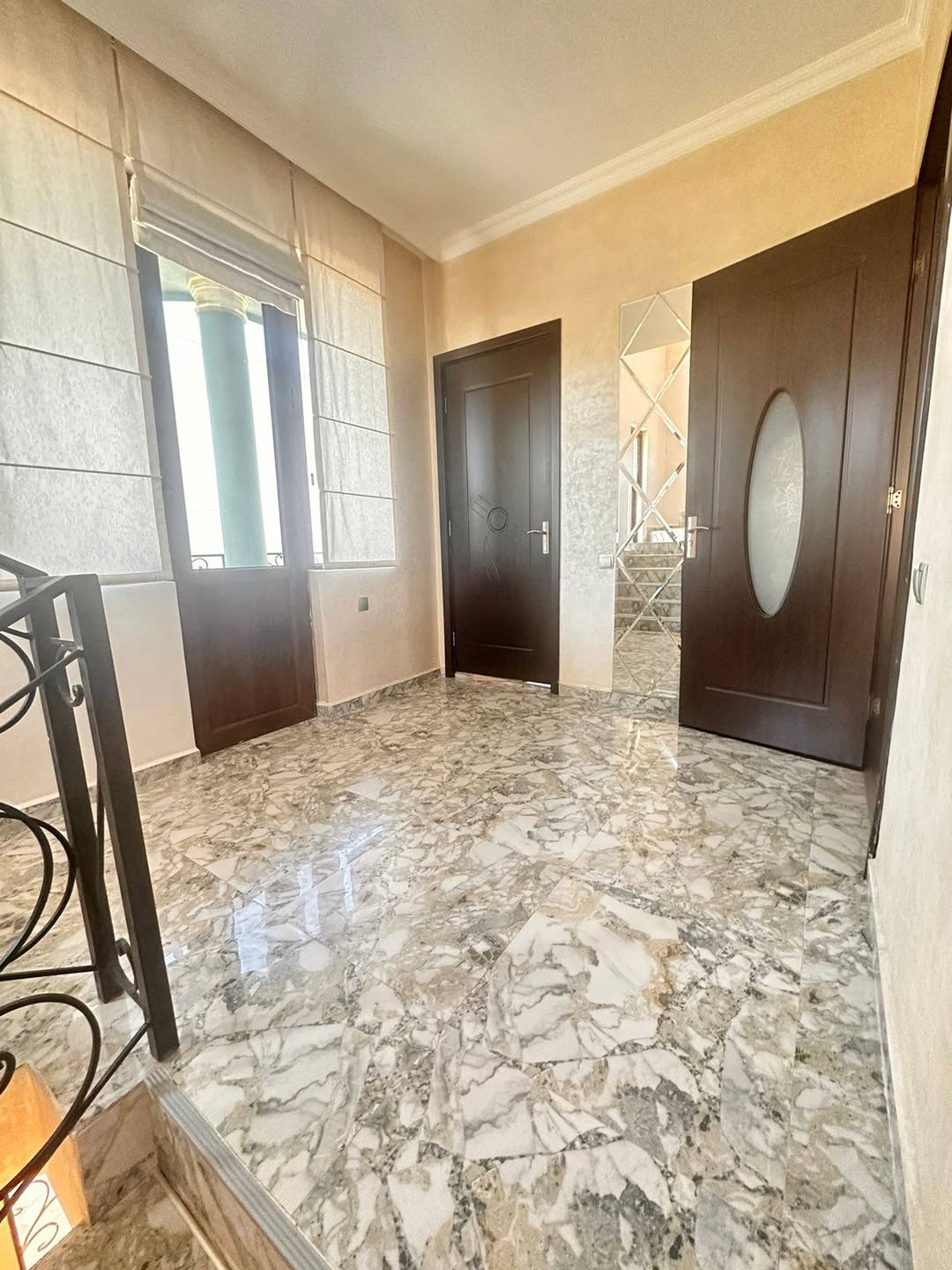 Sahli, Baťum - $2.000