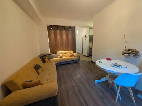 იყიდება ბინა, თბილისი — $110,000