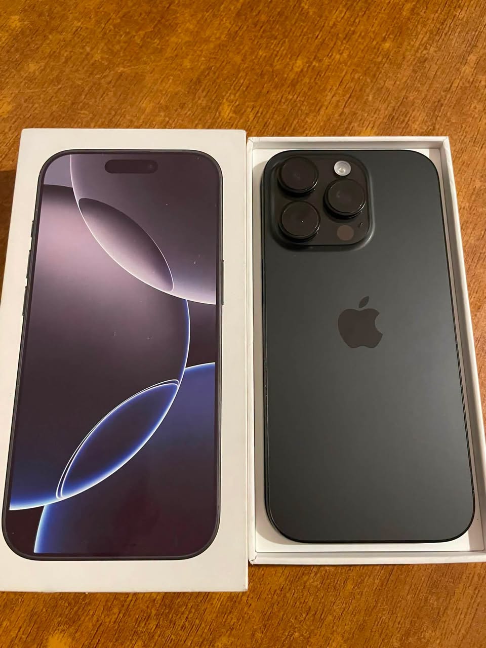 iPhone 16/pro/128Gb simli versiyonu kutusuyla birlikte 2000 TL'ye satılır