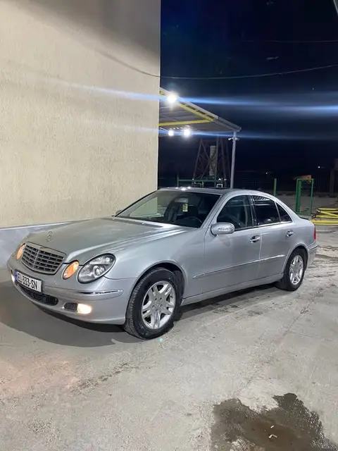 Mercedes-Benz E-Class 2004