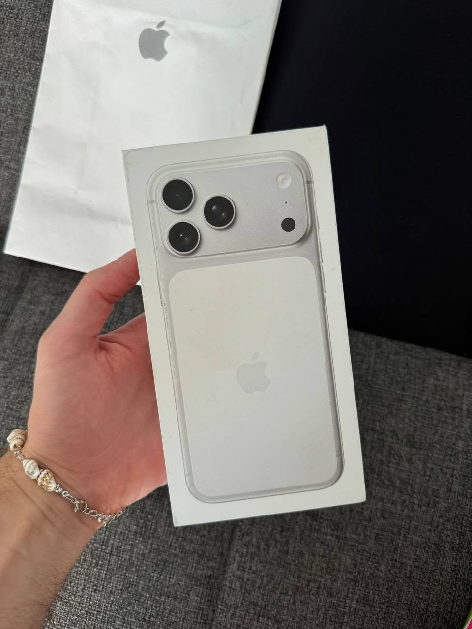Selling iPhone 17 Pro Max 512gb for $1,650