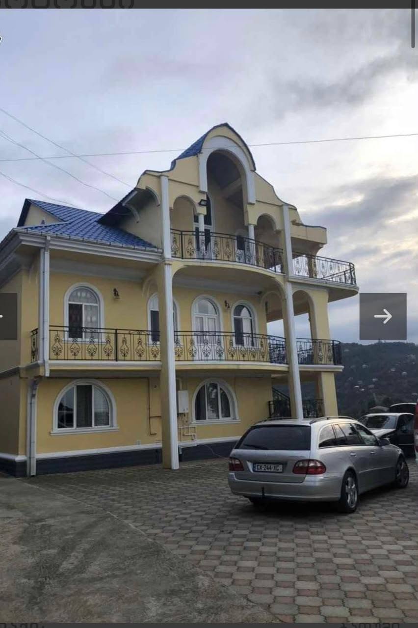 სახლი ეზოთი, ბათუმი — $2,000