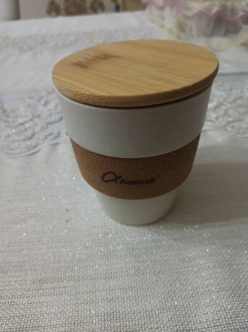 Coffee cup, bamboo lid