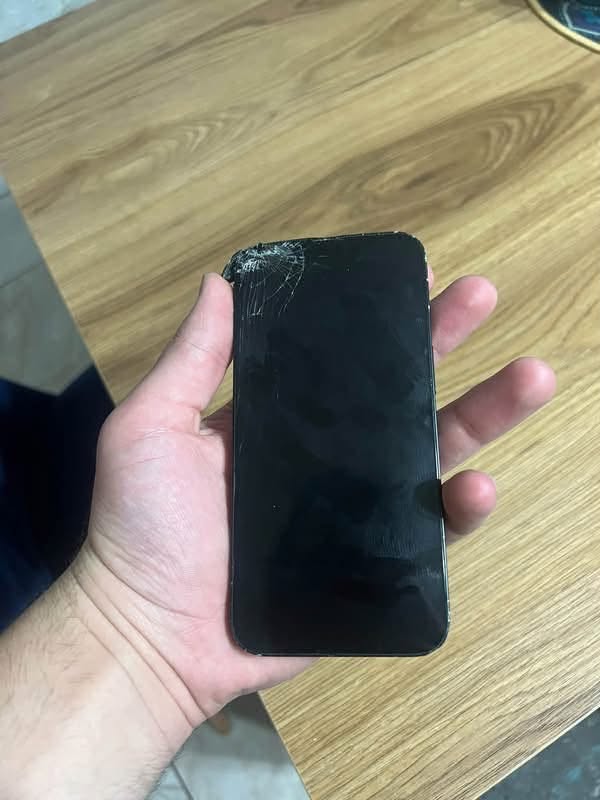 iPhone 16 e battery 92% for sale — 400₾