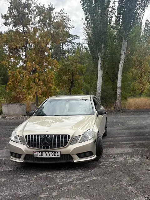 W212 2009
