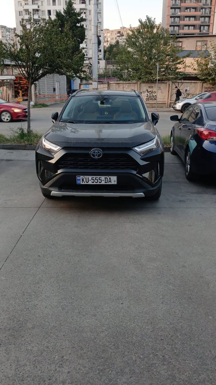 RAV4 2023 — 20,500$