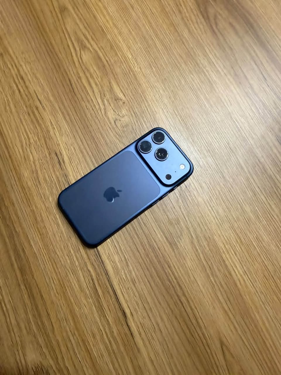 For sale iPhone 17 Pro Max BH/98% 256GB — 3,000₾