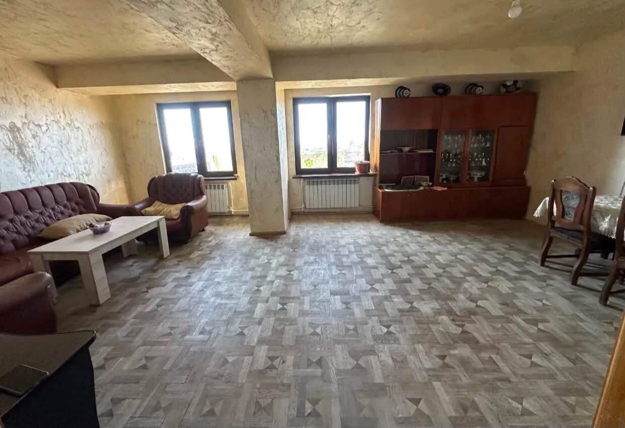 იყიდება 4 ოთახიანი ბინა, ერევან — $170,000