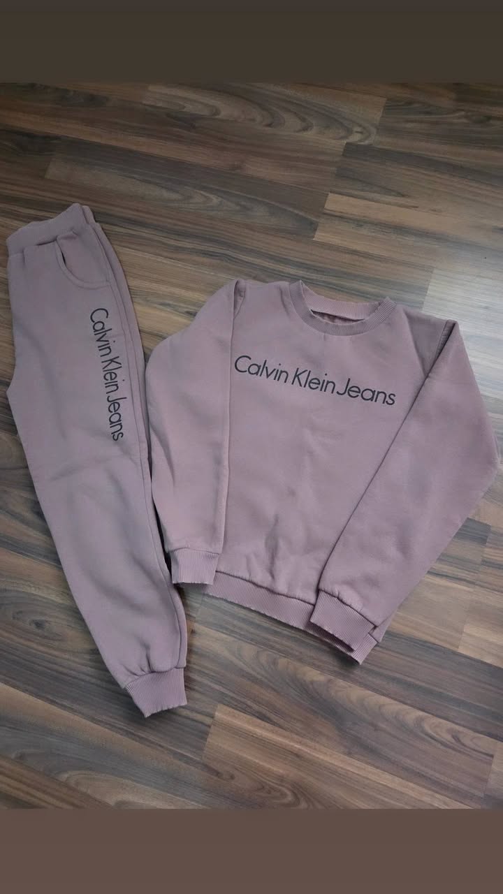 Calvin Klein Jeans idman kostyumu