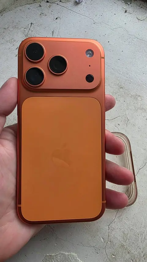 iPhone 17 Pro, flawless, scratch-free
