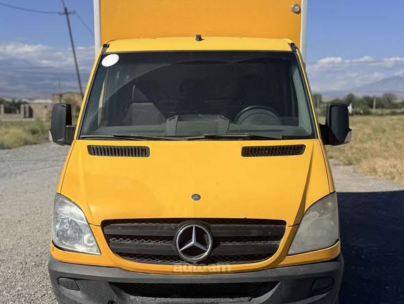 Грузовой автомобиль 2007 — 12,500$