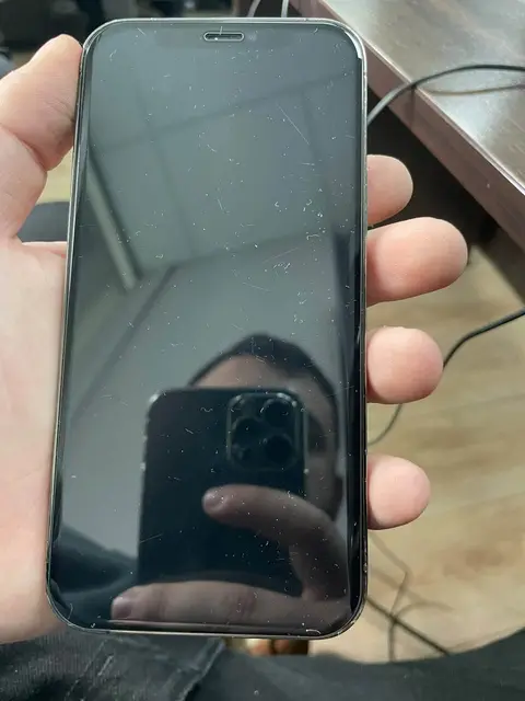 Продается iPhone 12 Pro 128GB батарея 87%