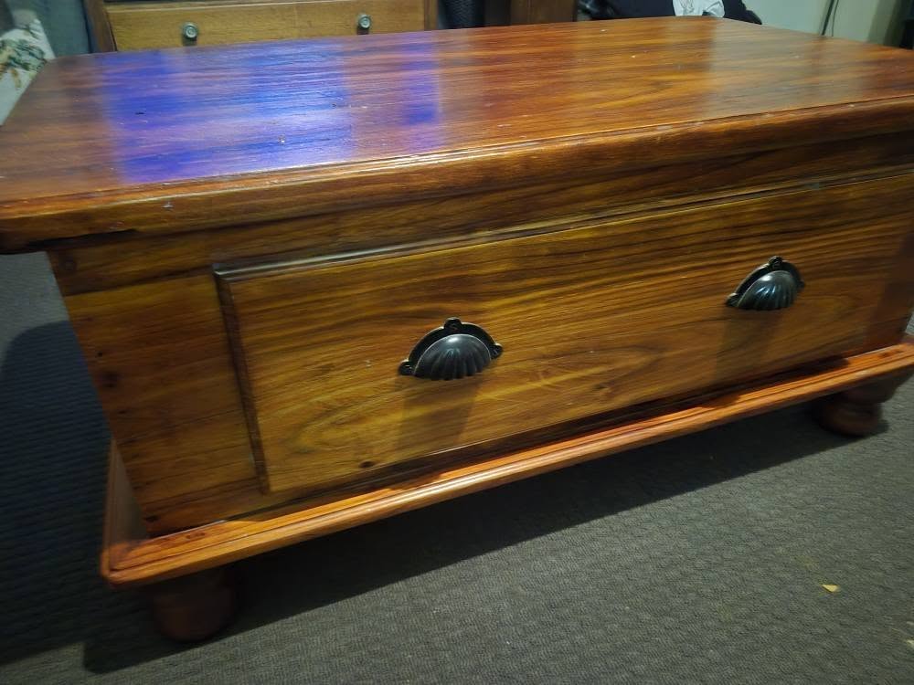 Solid wood coffee table with one
