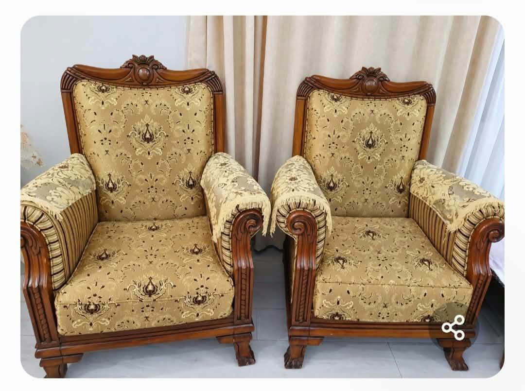 🛋️ Divan və 2 ədəd kürsü satılır — 1,500₾