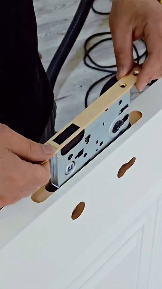 Kapının montajı hızlı, kaliteli ve temizdir