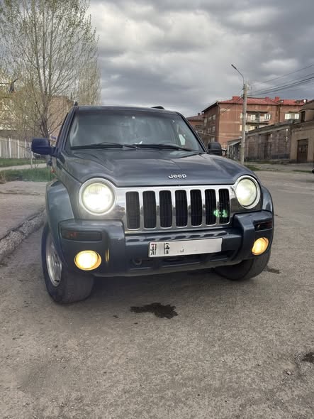 Jeep Liberty 2002 — 4,800$