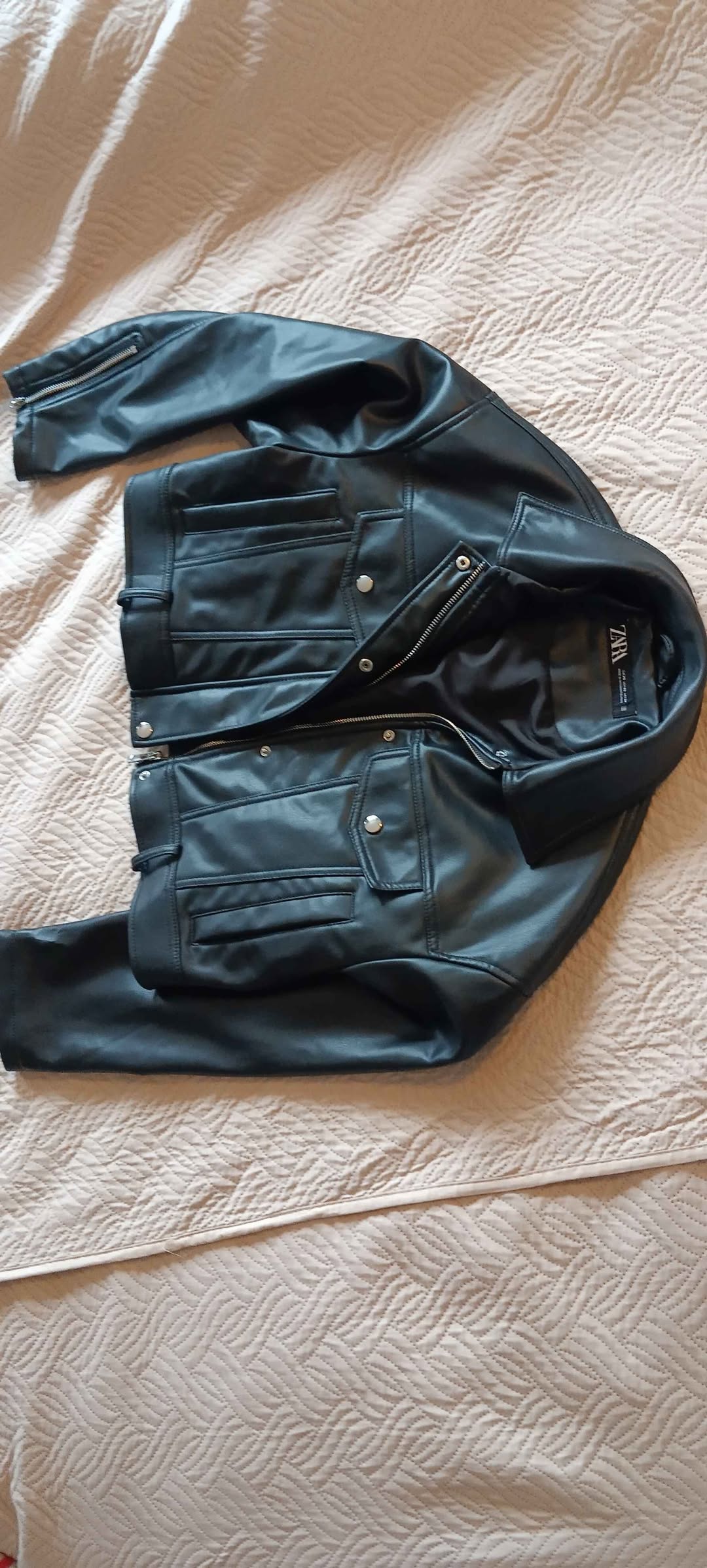 Пиджак ZARA из искусственной кожи, размер XS