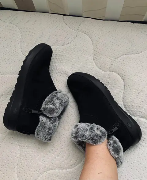 Black suede boots with fur, size 38