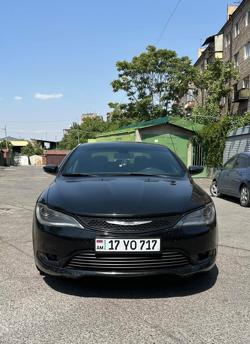 Chrysler 200S 2015 — 8,000$