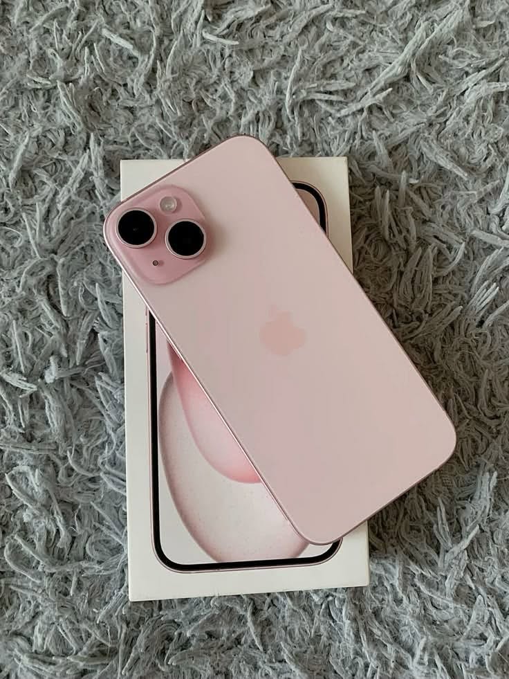 iPhone 15 - 79% battery health 128GB — 900 GEL