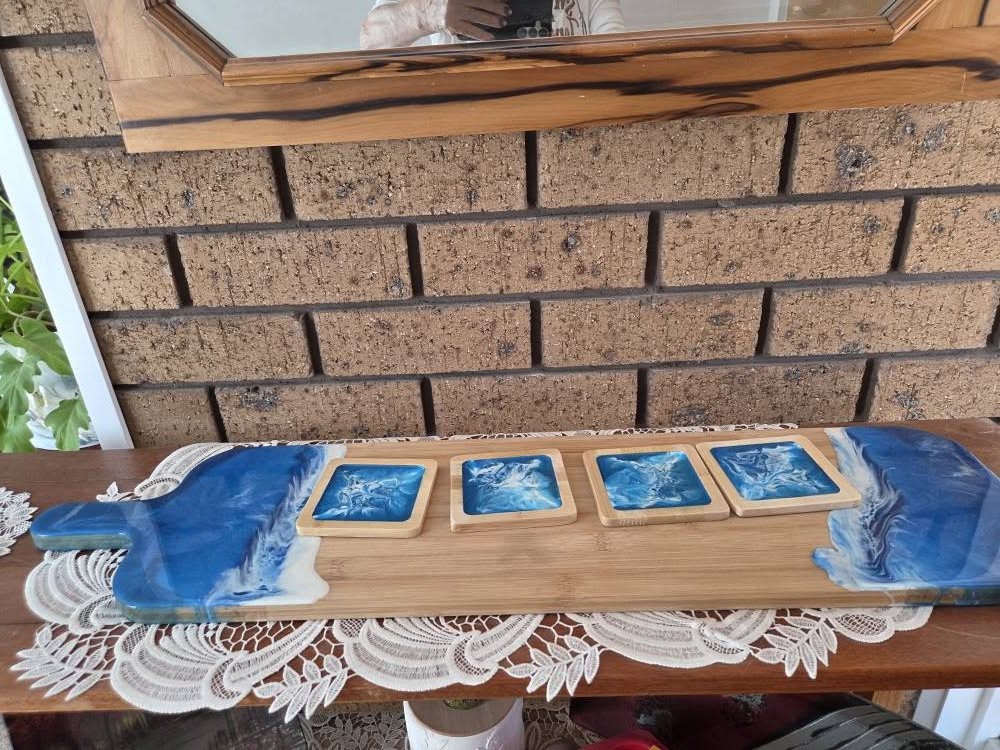 Resin serving board with four coasters