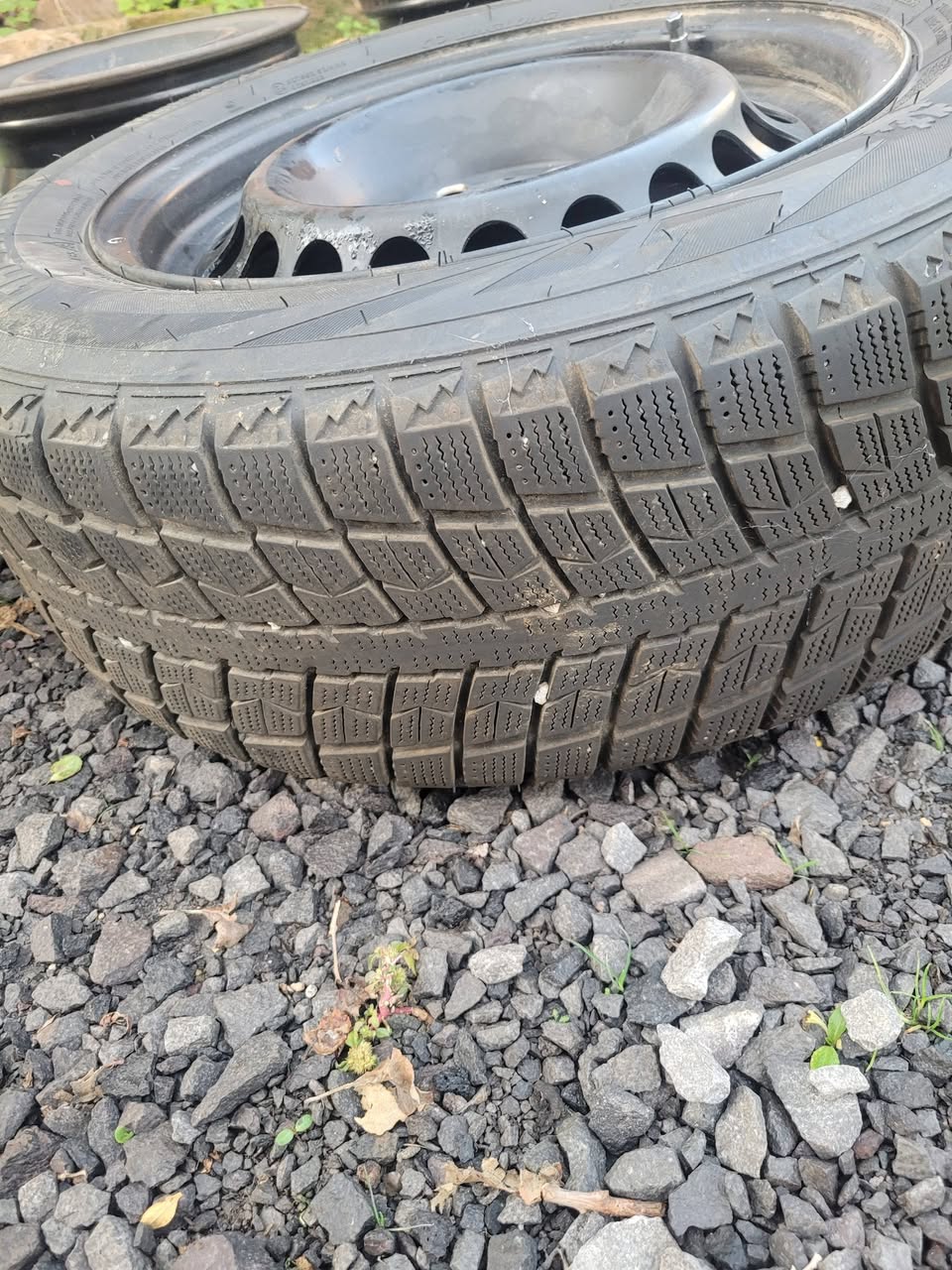 Zimni anvadox 195/65 R15, 4 hat