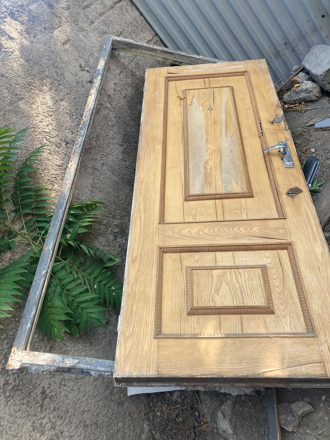 Metal entrance door, entire door made of iron, price 25000 dram