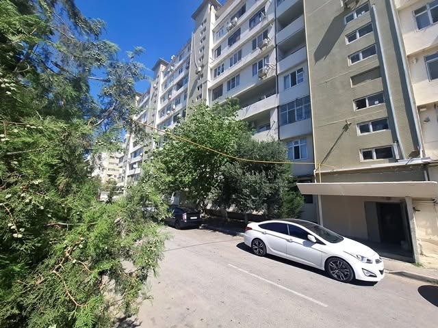 2-комнатная квартира продается, Баку — 175,000 ₼
