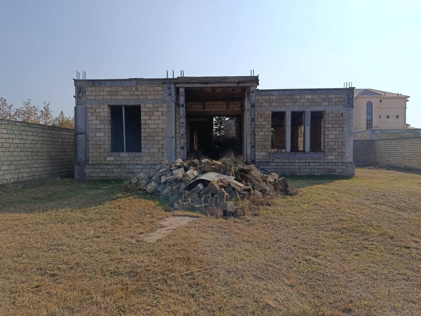 Həyat evi, Bakı - 165,000 MANAT