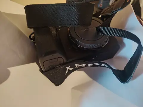 Sony a6700, იყიდება დეტალებისთვის
