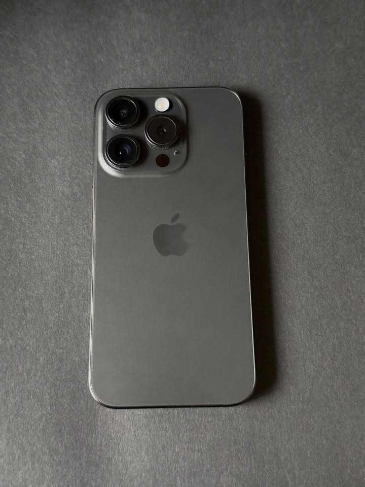 Iphone 15 pro არის იდეალურ მდგომარეობაში. — 1,550₾