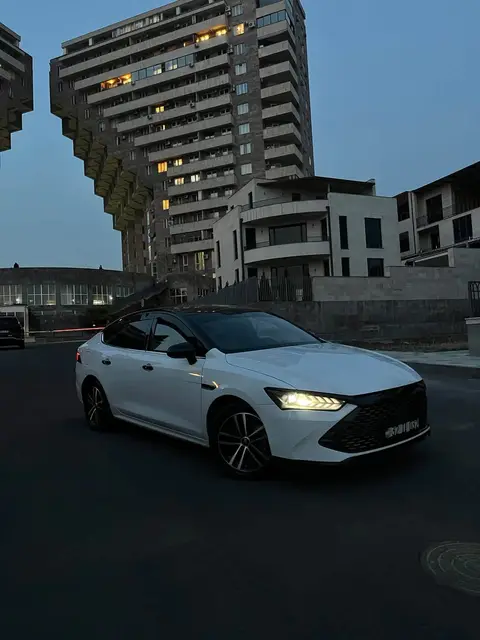 BYD Qim plus DM-I 2023