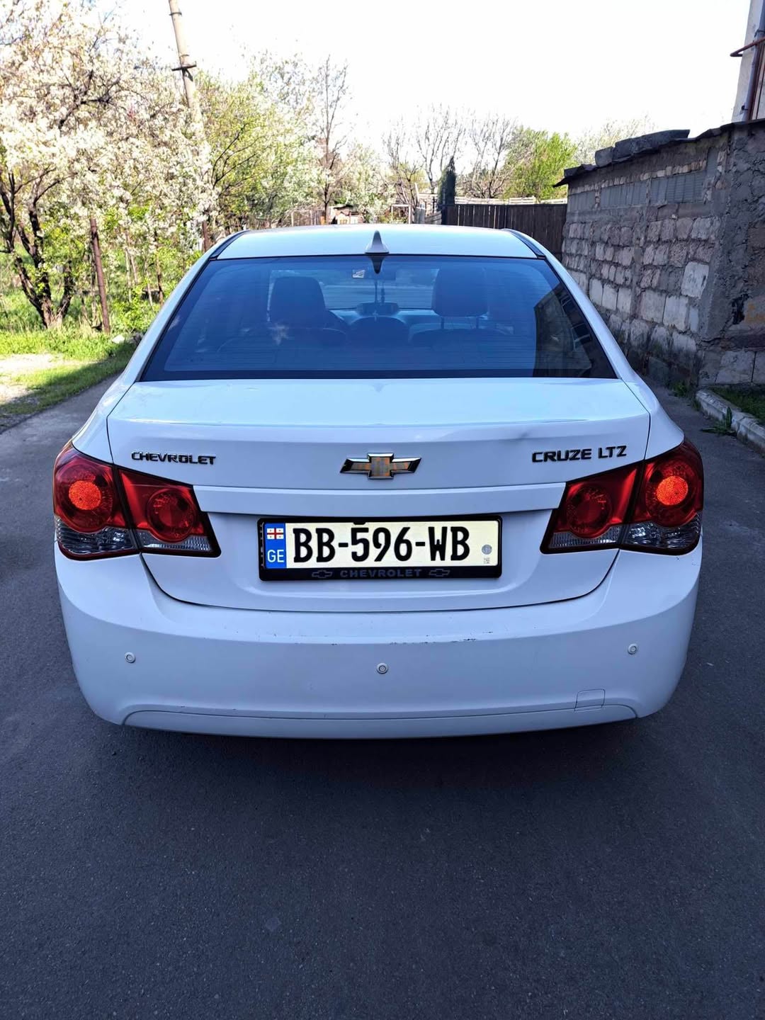 Продается Круз 2010 года 1.6 двигатель — 2,250$