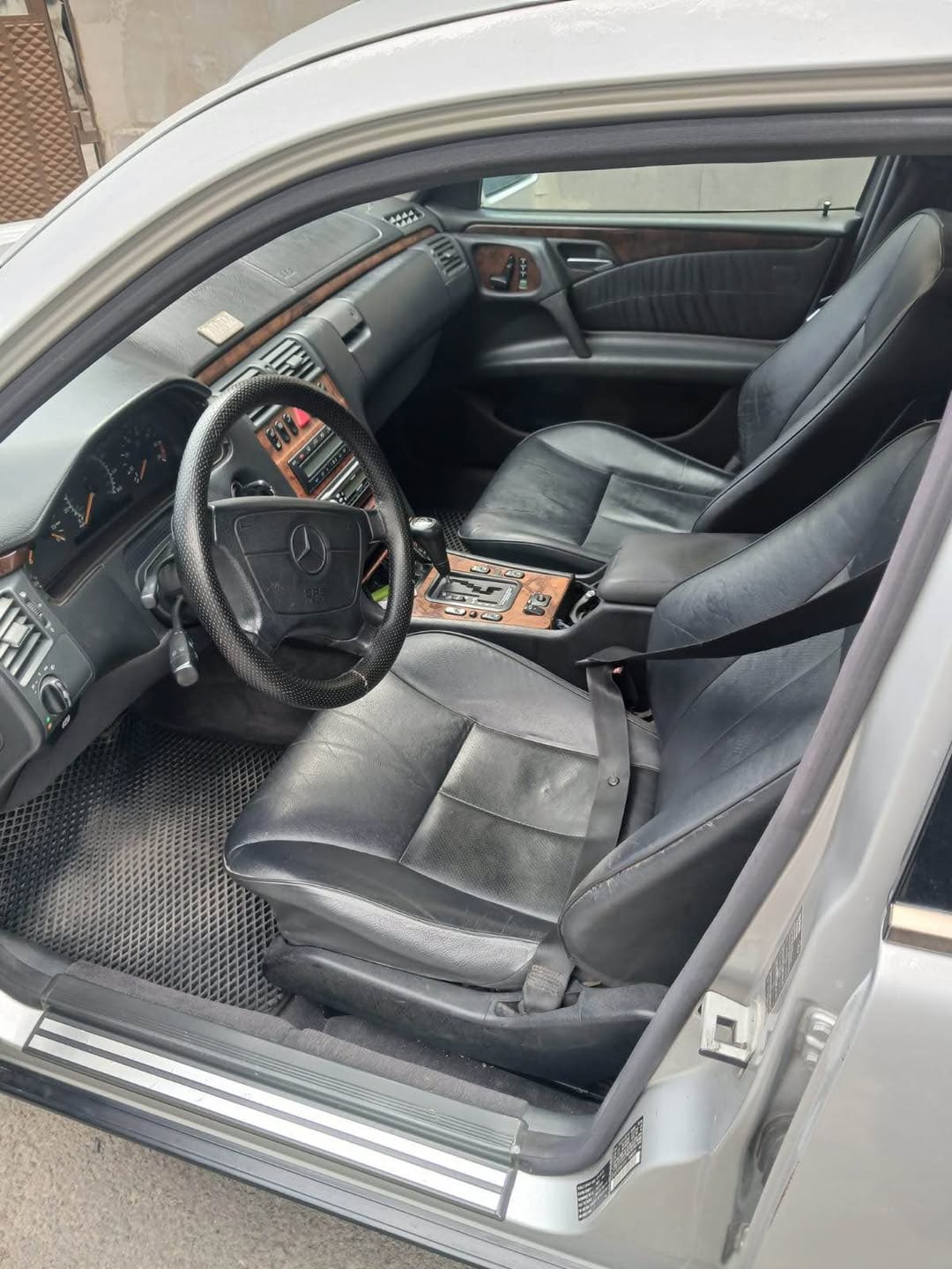 E320 1998 — 6,000$