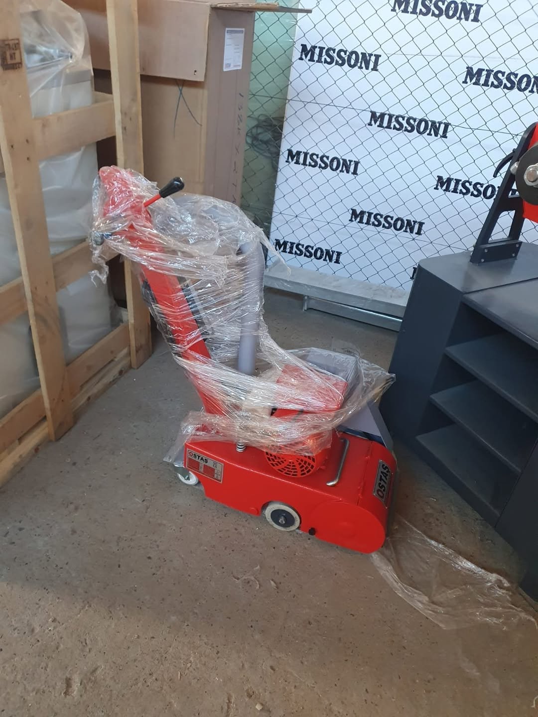 Satılır döşəmənin cilalanması üçün "Tsiklovka" aparatı, — 2,250$