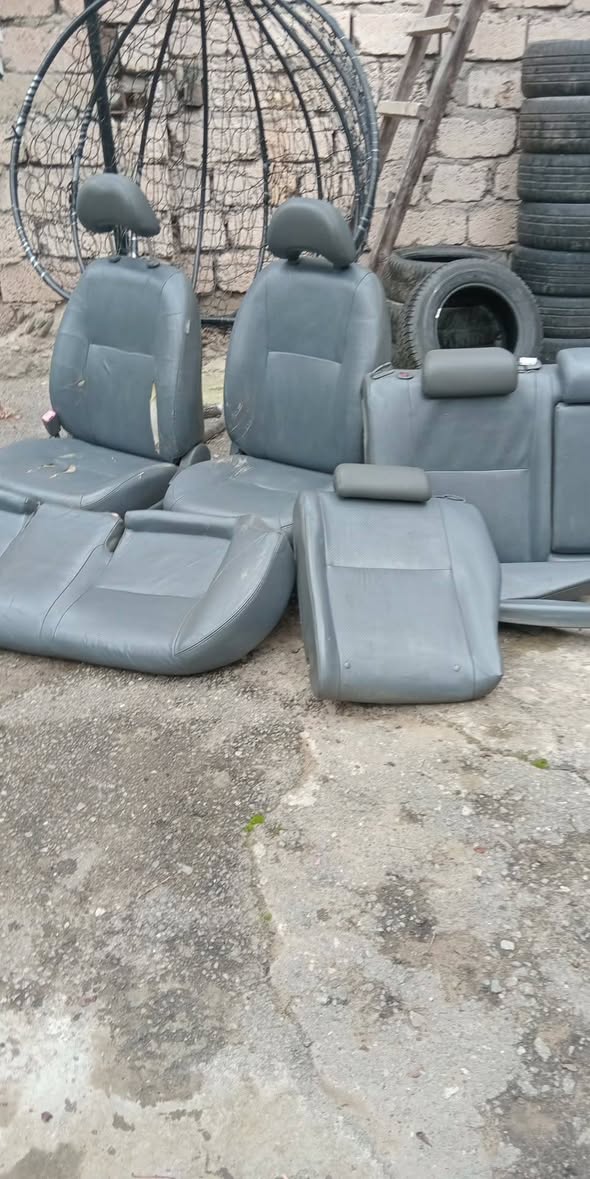 Prius — 180л