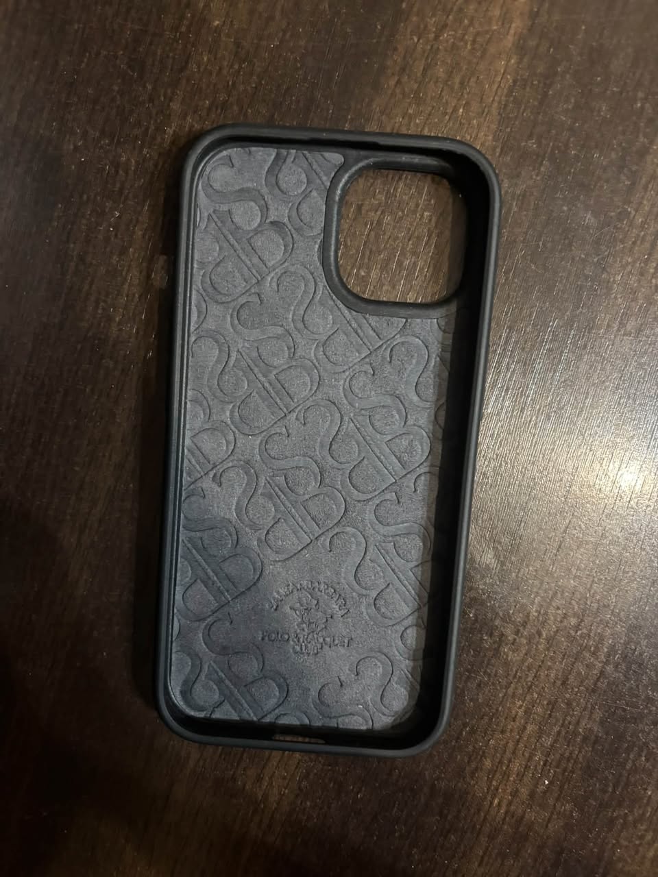 Ես գնեցի քեյս իմ iPhone 15-ի համար ամբողջությամբ