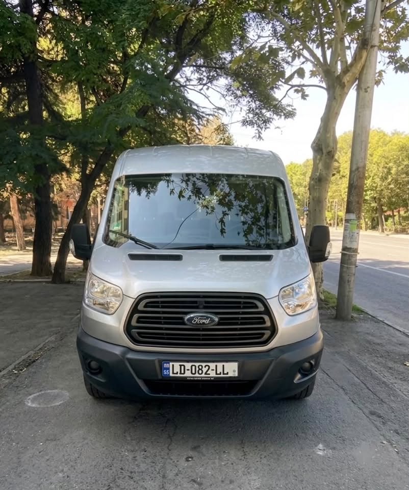 Մենք առաջարկում ենք տարբեր տիպի Ford Transit (իդեալական