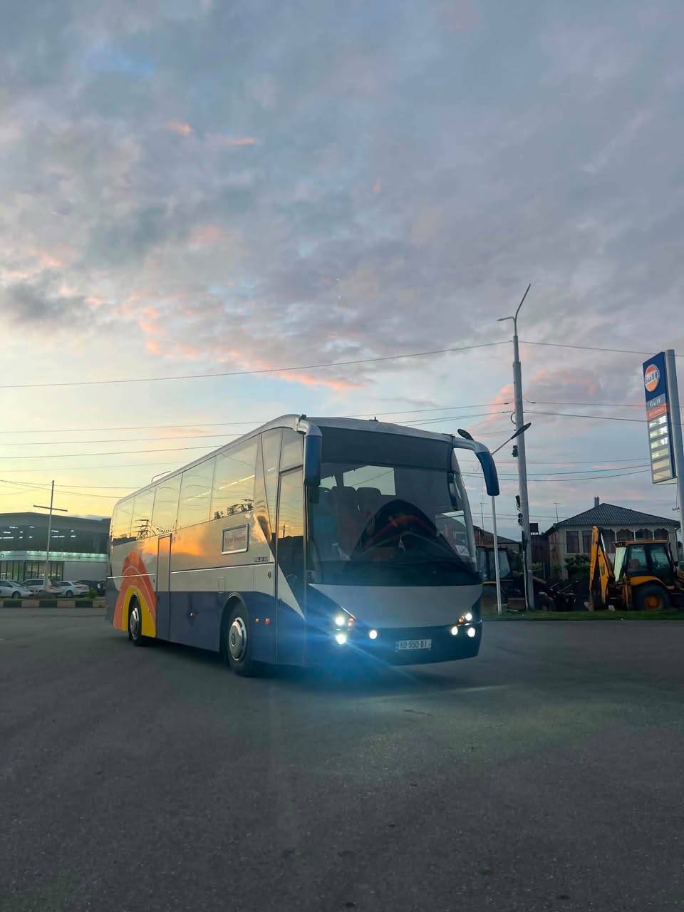 🚍 ხელმისაწვდომია 55-კაციანი კომფორტული ავტობუსი ექსკურსიებისთვის