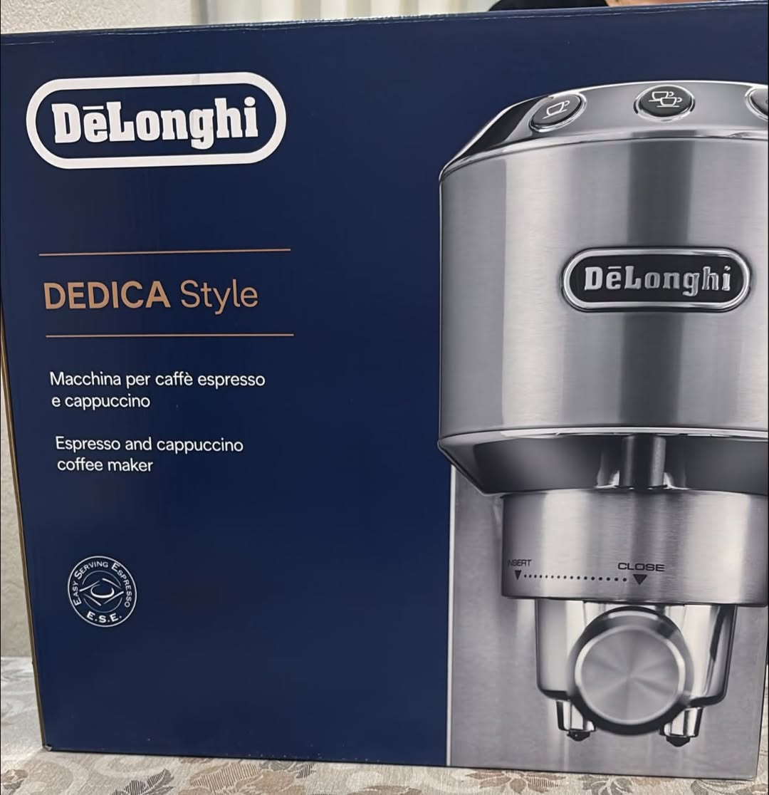 De'Longhi Dedica Style EC685 espresso makinesi