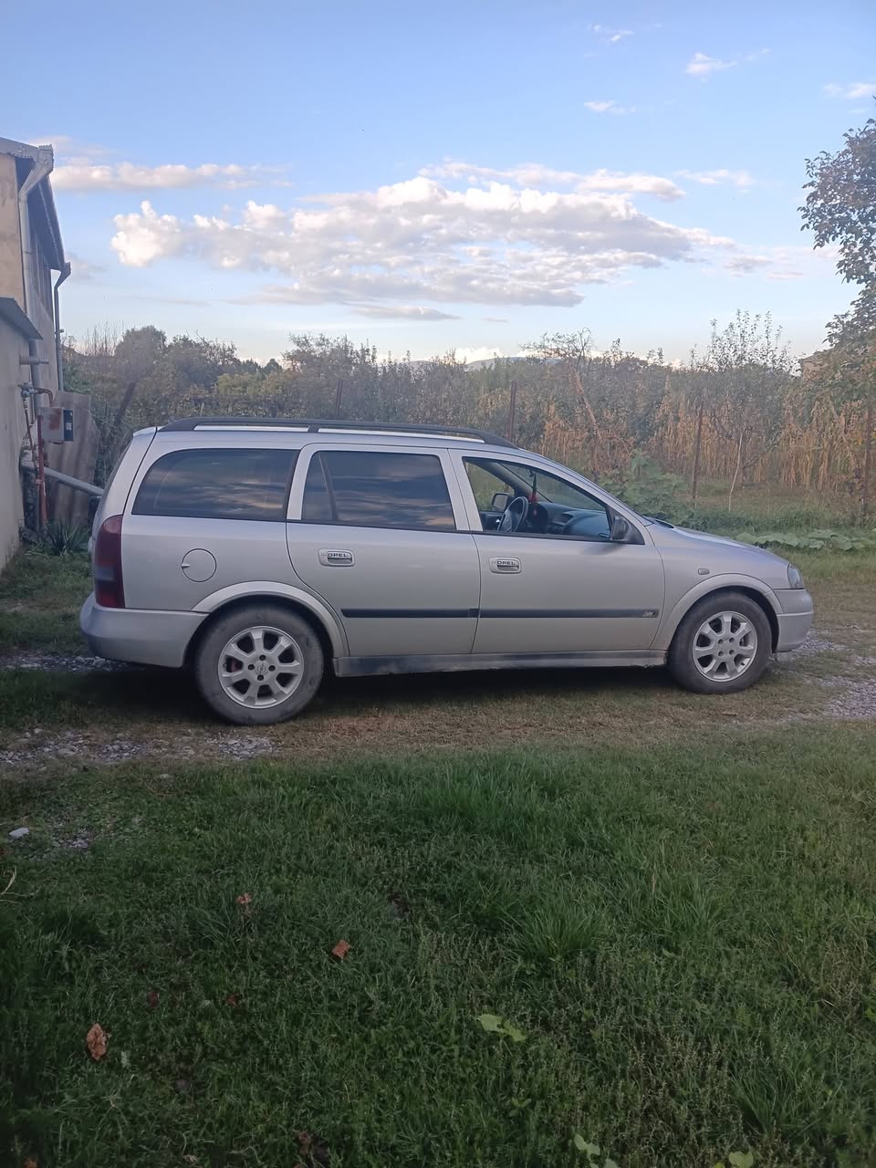 2004 1,7 ტურბო დიზელი ძრავი — 2,600$ 
2004 1.7 turbodiesel mühərriki — 2,600$