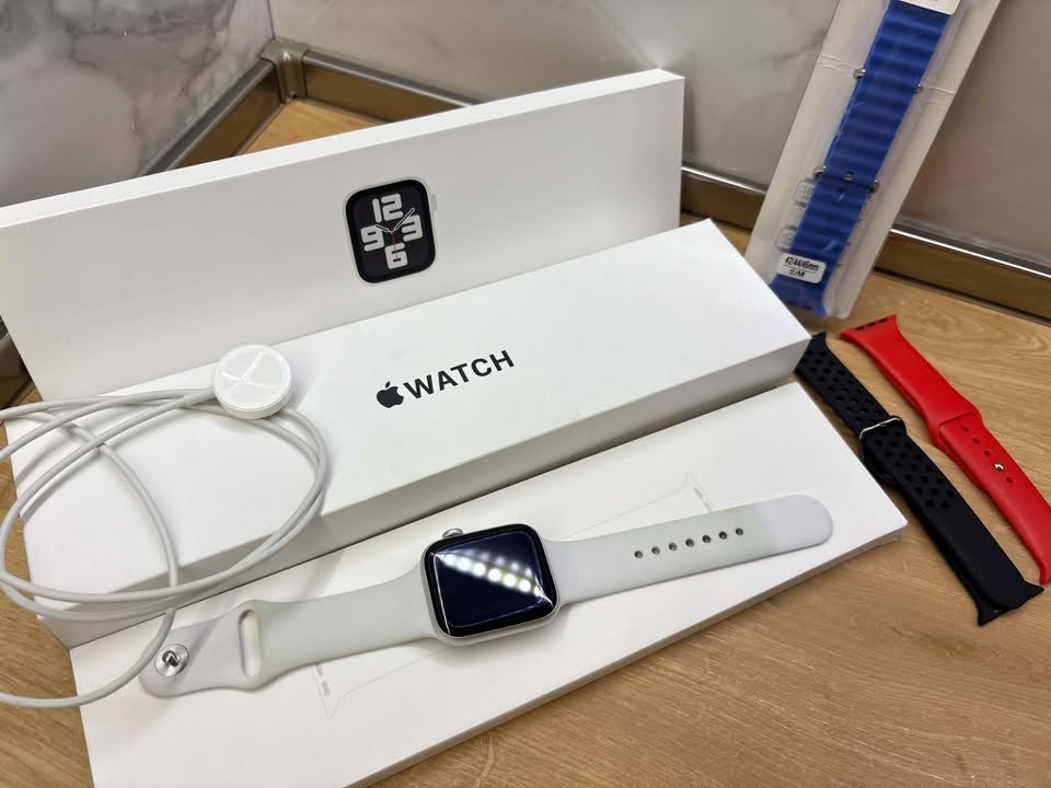 Apple Watch SE 2 price: $300