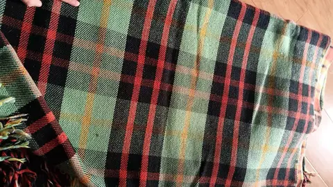 Natural wool cubic packaging