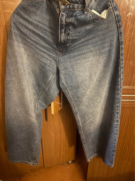Denim jeans, wide cut